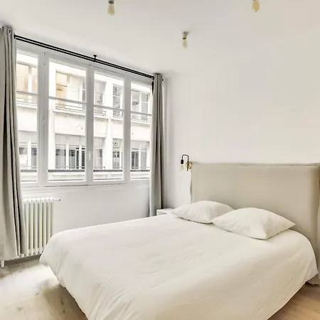 Central & Stylish Renovated Parisian Apt / 6-8 Guests Exterior photo